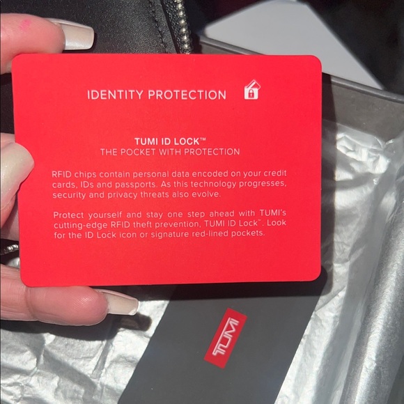 Tumi Black Textured Travel Card Holder - Picture 4 of 7